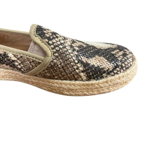 Clarks Azella Theoni Perforated Espadrille Snakeskin Slip On Flats Shoes sz 8 - Picture 2 of 16